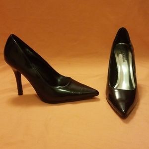 Paprika Black Pointed-Toe Heels